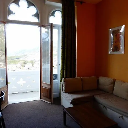 Standing Chateau Des Magnans Daire *